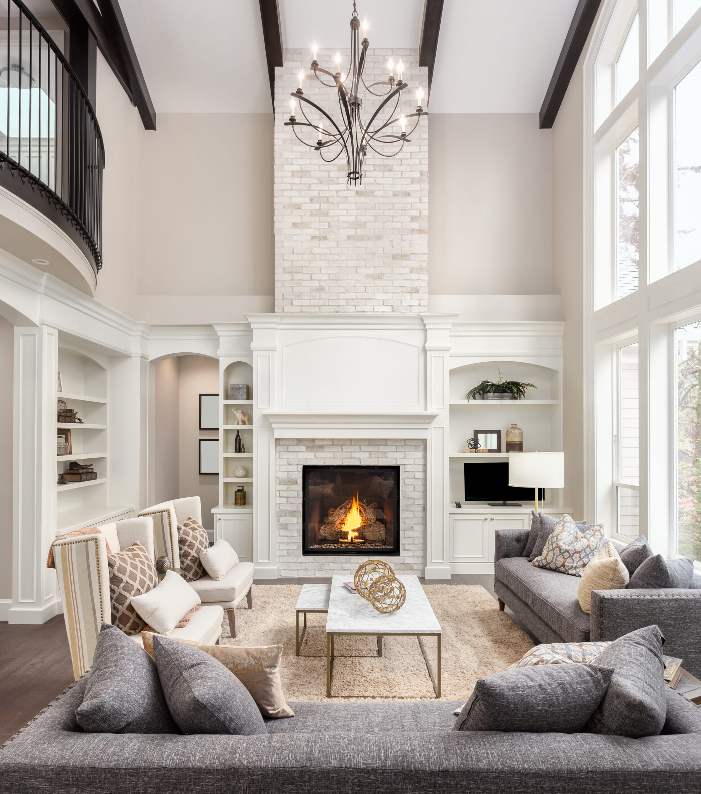 Beautiful,Living,Room,Interior,With,Hardwood,Floors,And,Fireplace,In Beautiful,Living,Room,Interior,With,Hardwood,Floors,And,Fireplace,In